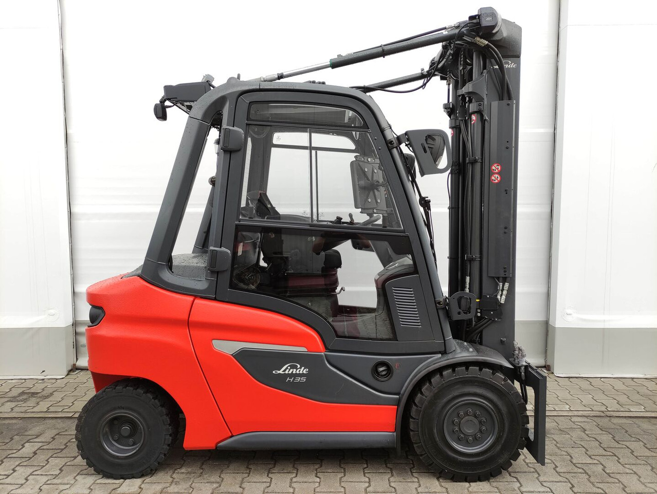 Linde H35D-01-120 (LACK NEU) - Forklift diesel: gambar 2 Linde H35D-01-120 (LACK NEU) - Forklift diesel: gambar 2