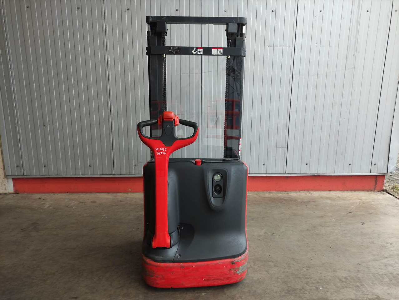 Linde L12 i - Penumpuk: gambar 4 Linde L12 i - Penumpuk: gambar 4