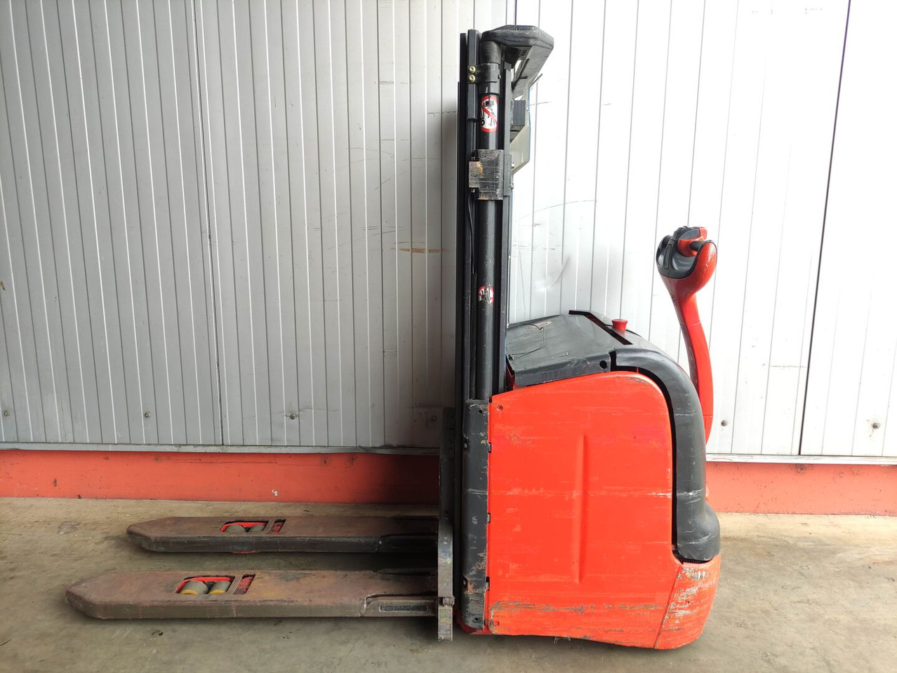 Linde L14-372 - Penumpuk: gambar 1 Linde L14-372 - Penumpuk: gambar 1