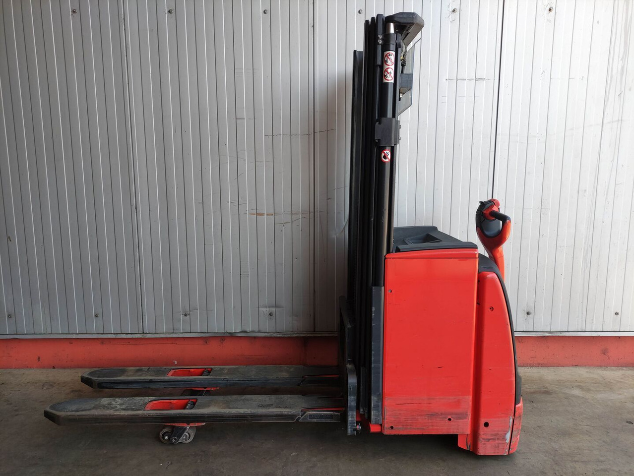 Linde L16i-1173 - Penumpuk: gambar 1 Linde L16i-1173 - Penumpuk: gambar 1