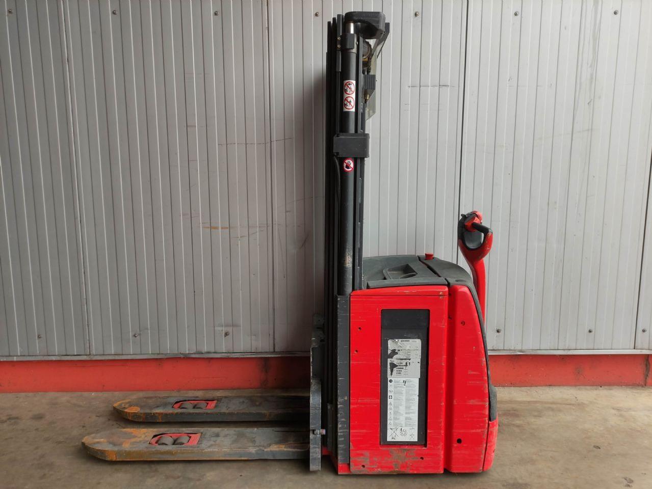 Linde L20-1173 - Penumpuk: gambar 1 Linde L20-1173 - Penumpuk: gambar 1
