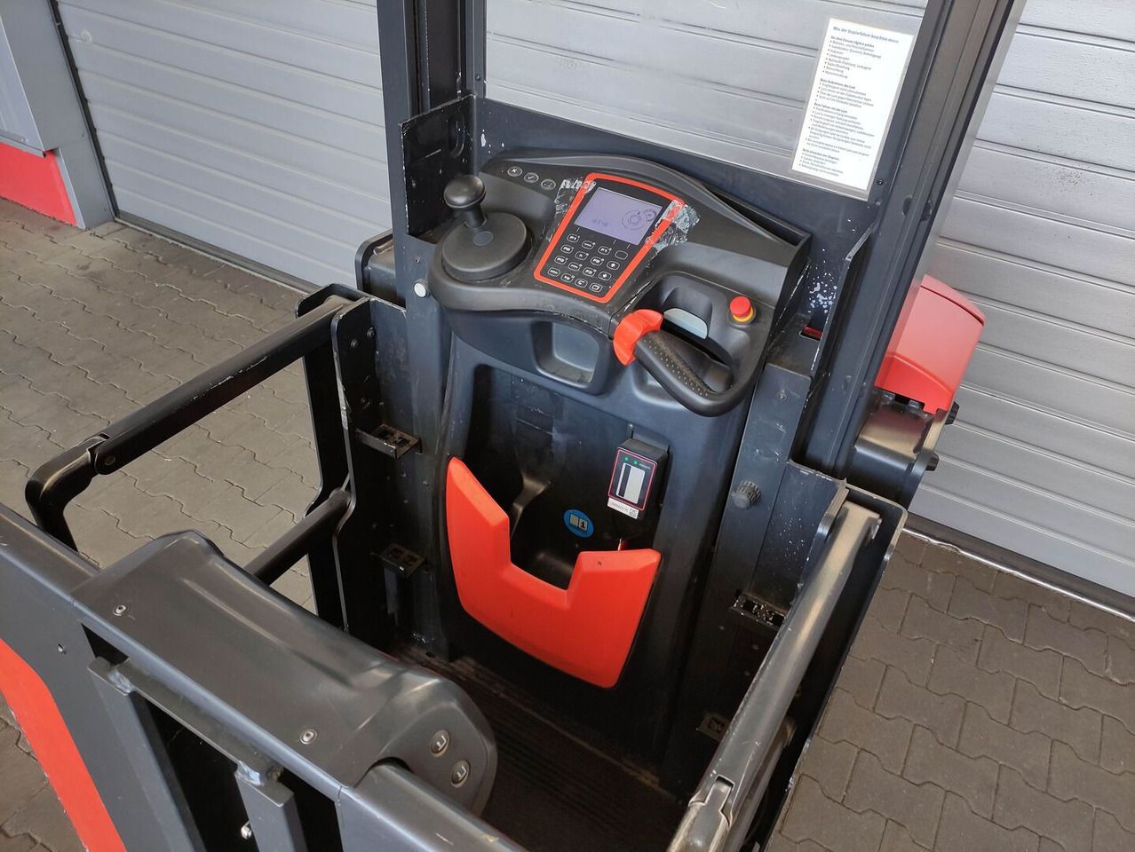 Linde V10-02 - Pengambil pesanan: gambar 5 Linde V10-02 - Pengambil pesanan: gambar 5