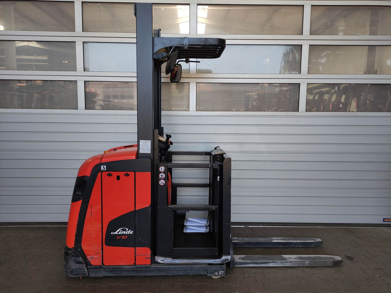 Linde V10-02 - Pengambil pesanan: gambar 1 Linde V10-02 - Pengambil pesanan: gambar 1