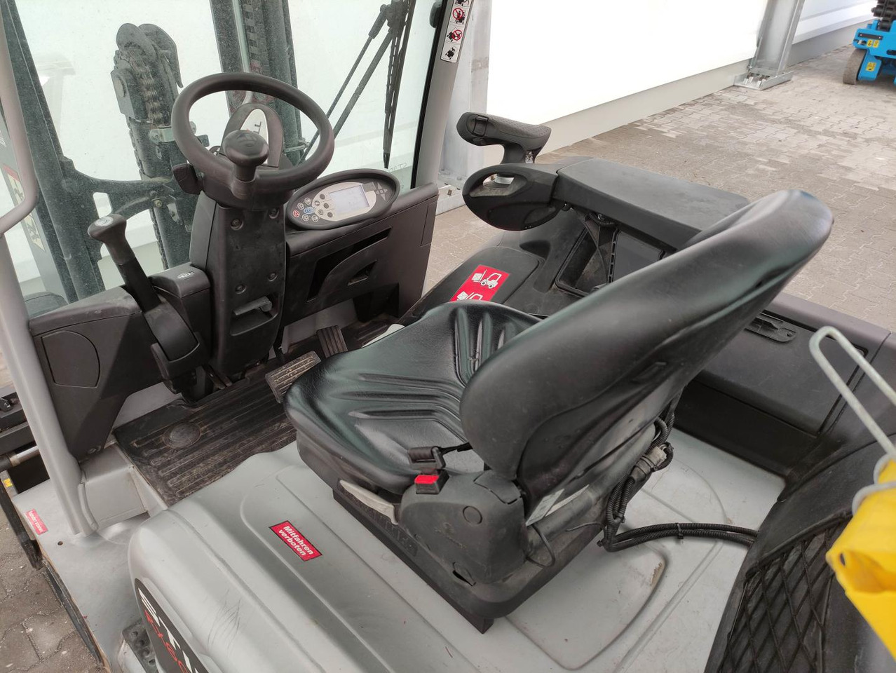 Still RX60-30 - Forklift listrik: gambar 5 Still RX60-30 - Forklift listrik: gambar 5