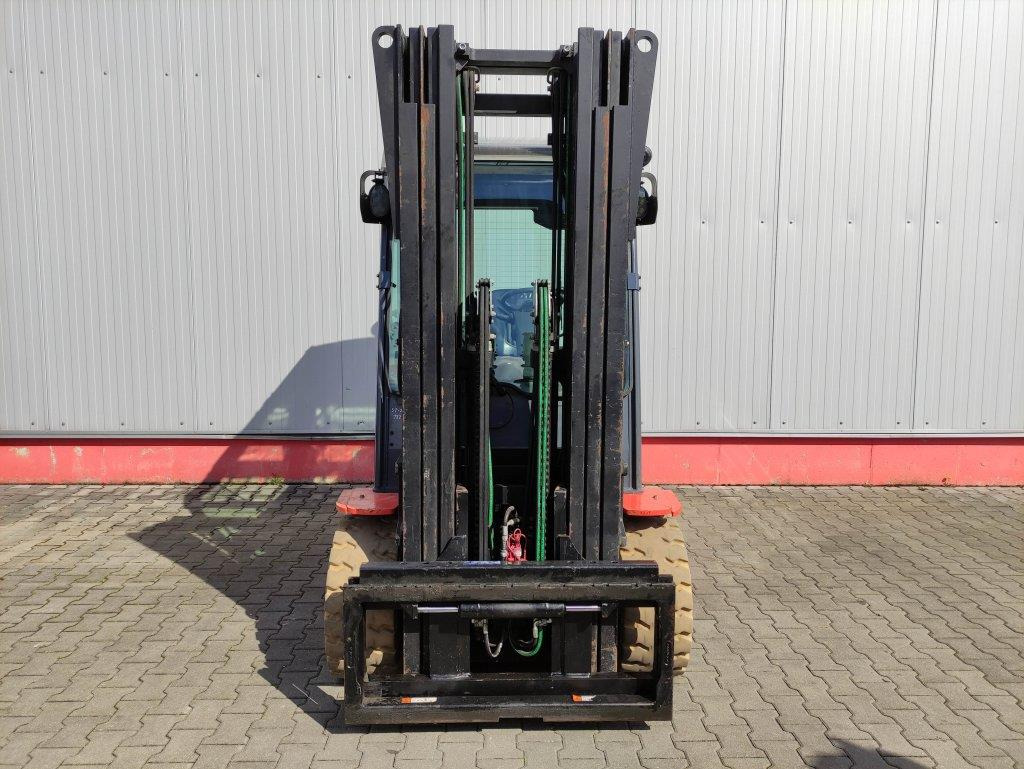 Toyota Traigo 80-8FBMT45 - Forklift listrik: gambar 3 Toyota Traigo 80-8FBMT45 - Forklift listrik: gambar 3
