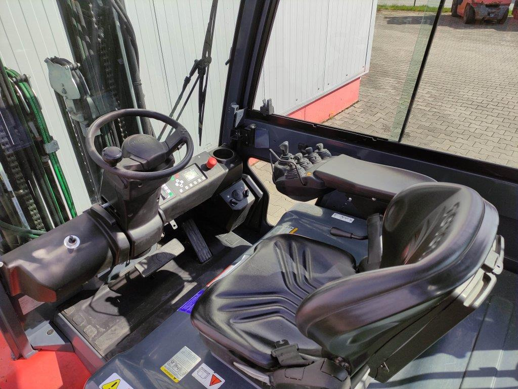 Toyota Traigo 80-8FBMT45 - Forklift listrik: gambar 5 Toyota Traigo 80-8FBMT45 - Forklift listrik: gambar 5
