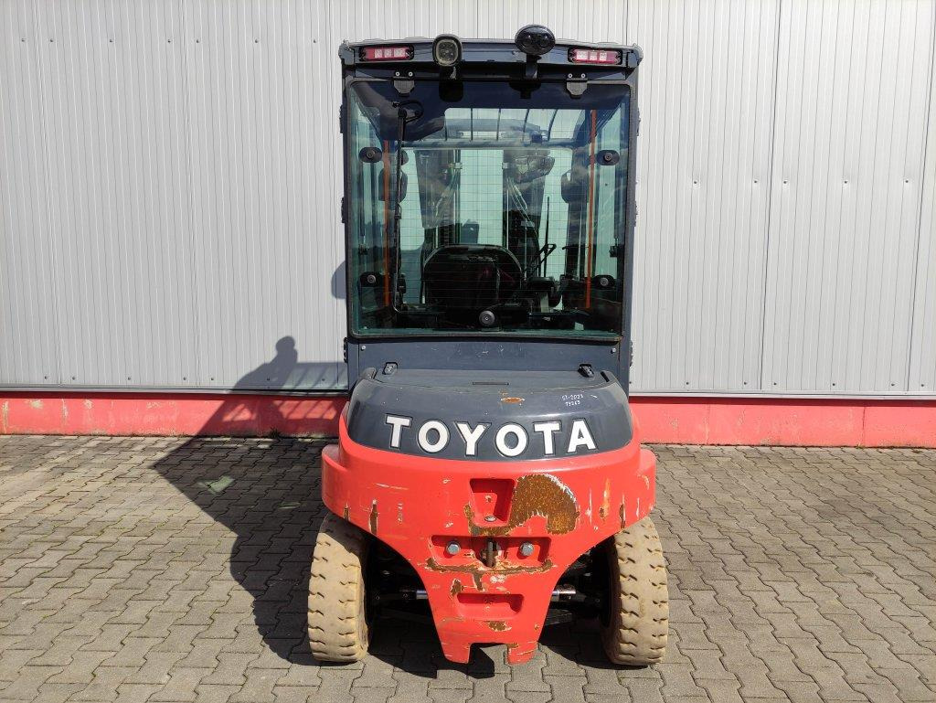 Toyota Traigo 80-8FBMT45 - Forklift listrik: gambar 4 Toyota Traigo 80-8FBMT45 - Forklift listrik: gambar 4