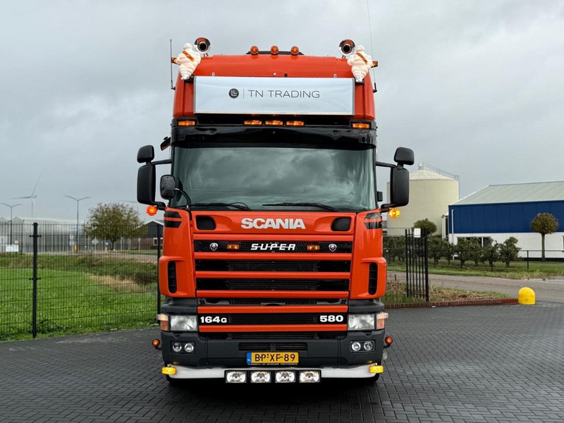 Scania R 164 GA 6X2/4 NA 580 SHOW TRUCK, GESTUURDE VOORLOPER, COMPLEET, TOP. - Tractor head: gambar 3 Scania R 164 GA 6X2/4 NA 580 SHOW TRUCK, GESTUURDE VOORLOPER, COMPLEET, TOP. - Tractor head: gambar 3