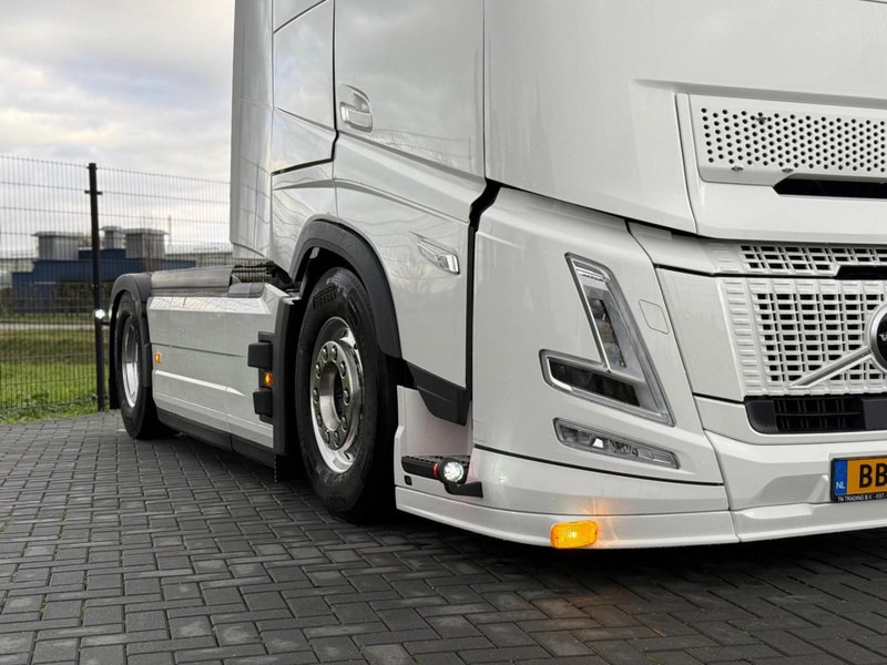 Volvo FH 13.460XL NEW, FULL AIR, ALCOA, HYDRAULIC, XL, SHOW, FULL. - Tractor head: gambar 5 Volvo FH 13.460XL NEW, FULL AIR, ALCOA, HYDRAULIC, XL, SHOW, FULL. - Tractor head: gambar 5