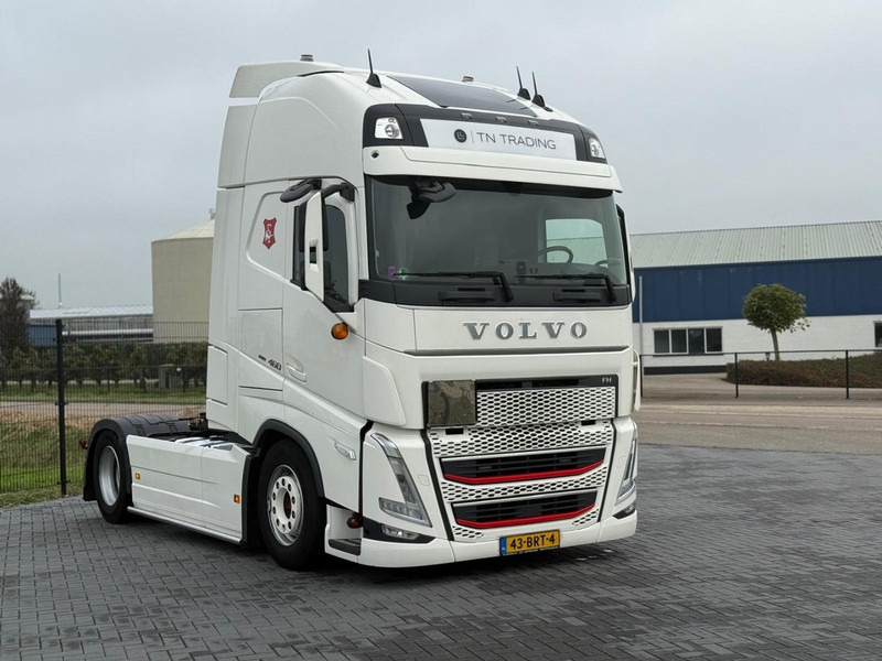 Volvo FH 13.460XL Turbocompound, leer, vollucht, 2 tanks, dubbel glas, vol spoiler. - Tractor head: gambar 1 Volvo FH 13.460XL Turbocompound, leer, vollucht, 2 tanks, dubbel glas, vol spoiler. - Tractor head: gambar 1