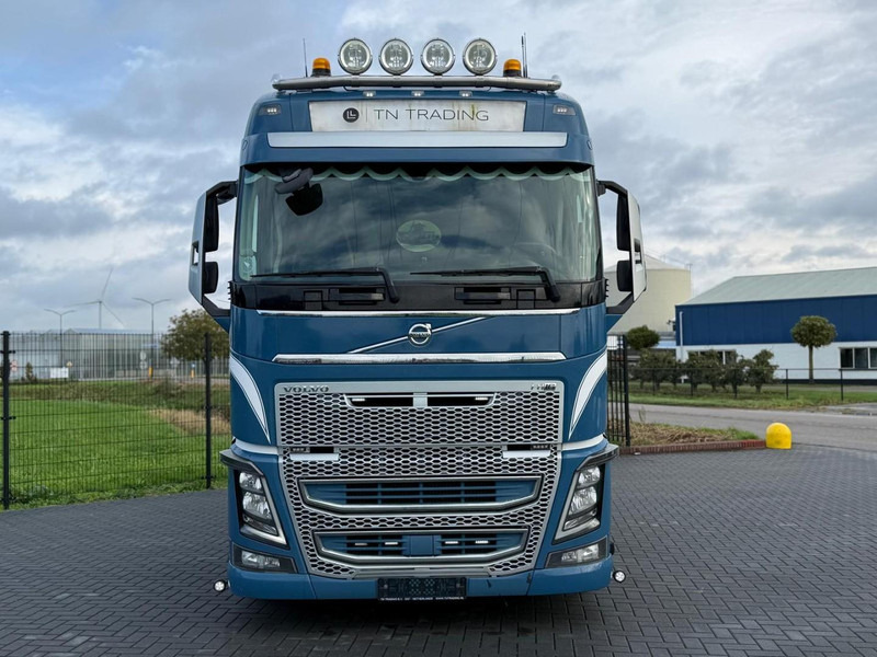 Volvo FH16.650 VOLLUCHT, HYDRAULIEK, SHOW INTERIEUR, DYNAMIC STEERING. - Tractor head: gambar 4 Volvo FH16.650 VOLLUCHT, HYDRAULIEK, SHOW INTERIEUR, DYNAMIC STEERING. - Tractor head: gambar 4