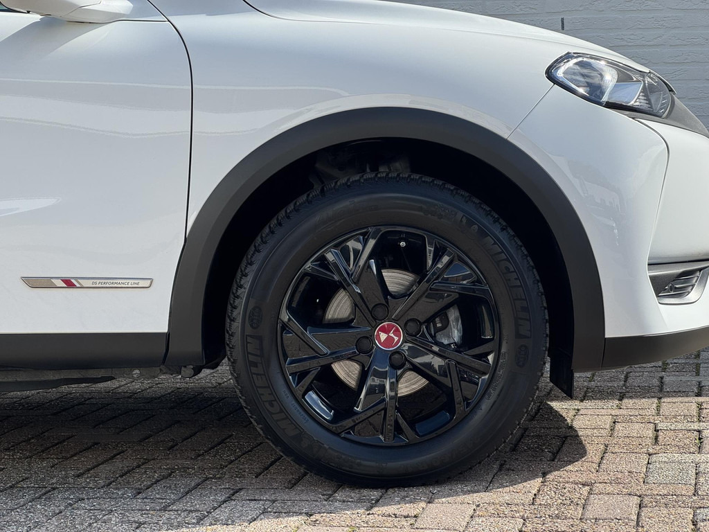DS DS 3-Crossback 1.2 Performance Line+ Leder alcantara Camera Carplay Cruise Navigatie Clima - Mobil SUV: gambar 5 DS DS 3-Crossback 1.2 Performance Line+ Leder alcantara Camera Carplay Cruise Navigatie Clima - Mobil SUV: gambar 5