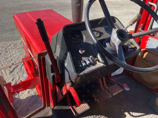 International 745 XL Tracteur à 15 000 € - Traktor: gambar 5 International 745 XL Tracteur à 15 000 € - Traktor: gambar 5