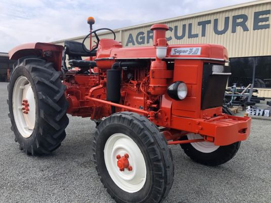 Renault SUPER 3 D tracteur à 8 500 € exo de tva - Traktor: gambar 1 Renault SUPER 3 D tracteur à 8 500 € exo de tva - Traktor: gambar 1