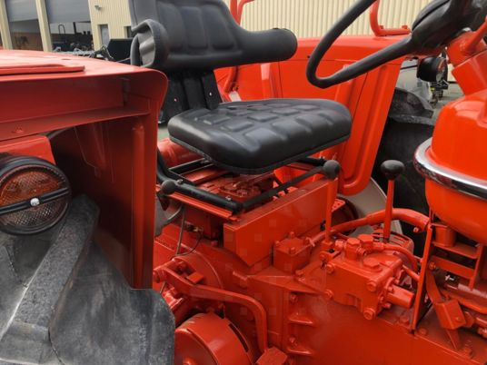 Renault SUPER 3 D tracteur à 8 500 € exo de tva - Traktor: gambar 3 Renault SUPER 3 D tracteur à 8 500 € exo de tva - Traktor: gambar 3