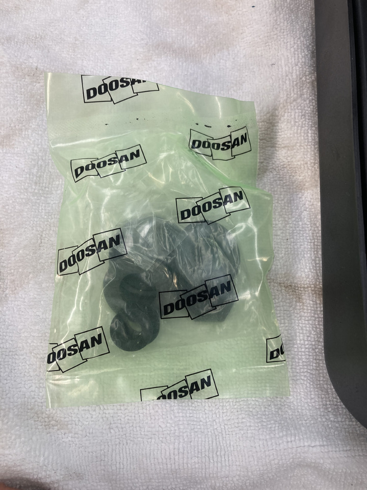 Doosan Ruitenwissermotor - Kabin untuk Ekskavator mini: gambar 3 Doosan Ruitenwissermotor - Kabin untuk Ekskavator mini: gambar 3
