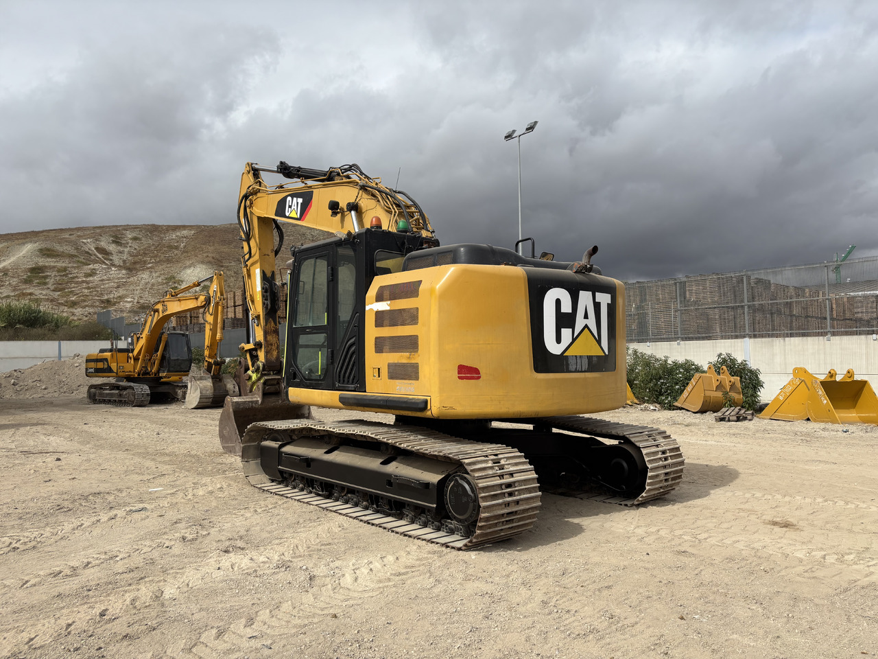 CATERPILLAR 320EL RR - Ekskavator perayap: gambar 3 CATERPILLAR 320EL RR - Ekskavator perayap: gambar 3