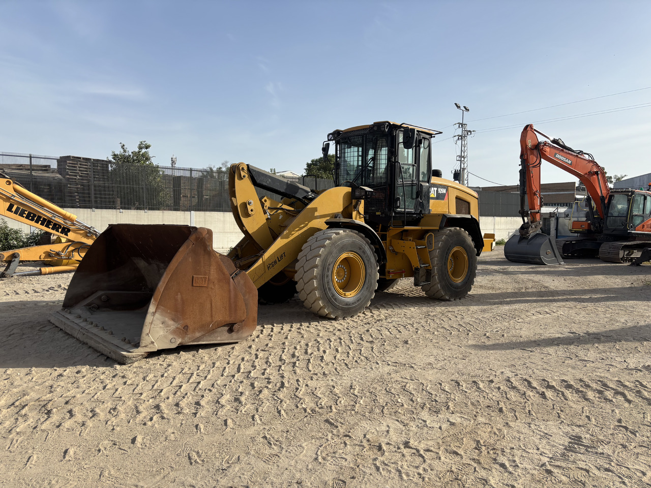 CATERPILLAR 926M - Wheel loader: gambar 1 CATERPILLAR 926M - Wheel loader: gambar 1