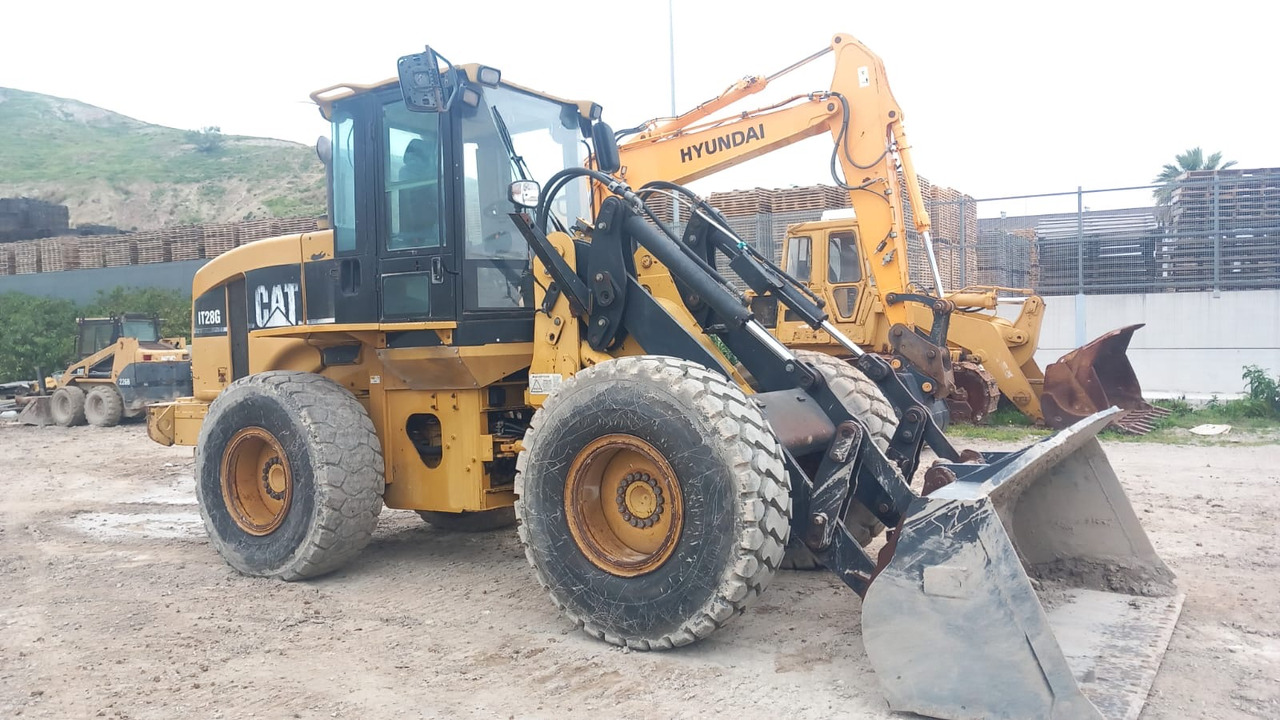 Caterpillar IT28G2 - Wheel loader: gambar 3 Caterpillar IT28G2 - Wheel loader: gambar 3