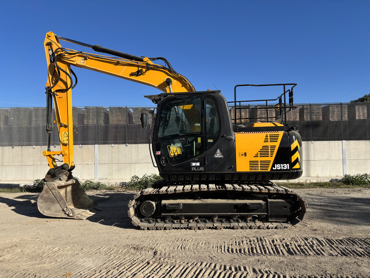 JCB JS131LC - Ekskavator perayap: gambar 2 JCB JS131LC - Ekskavator perayap: gambar 2