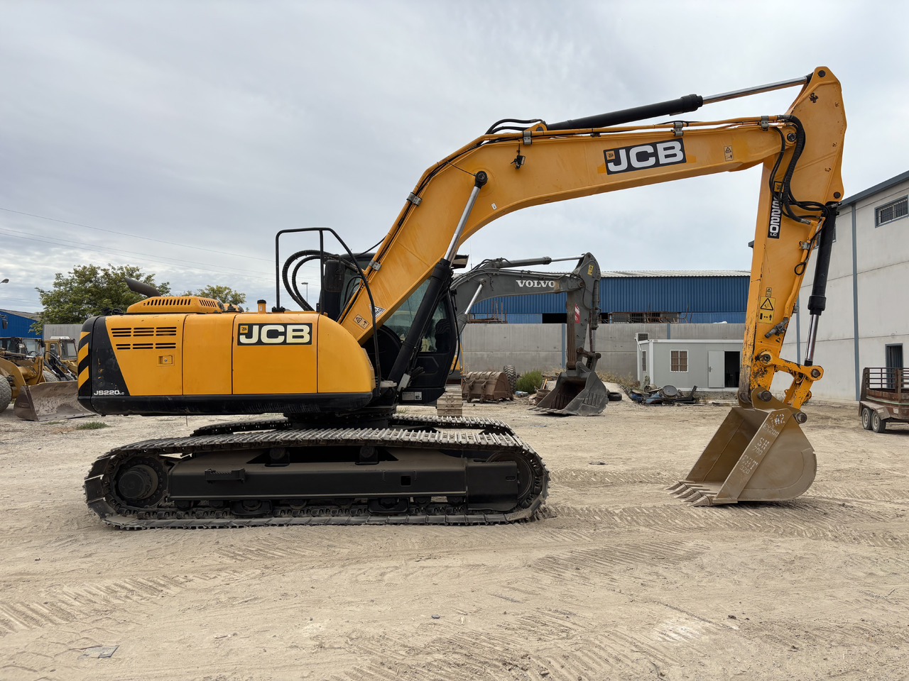 Ekskavator perayap JCB JS220LC: gambar 6
