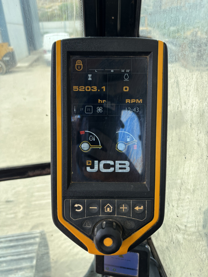 Ekskavator perayap JCB JS220LC: gambar 13