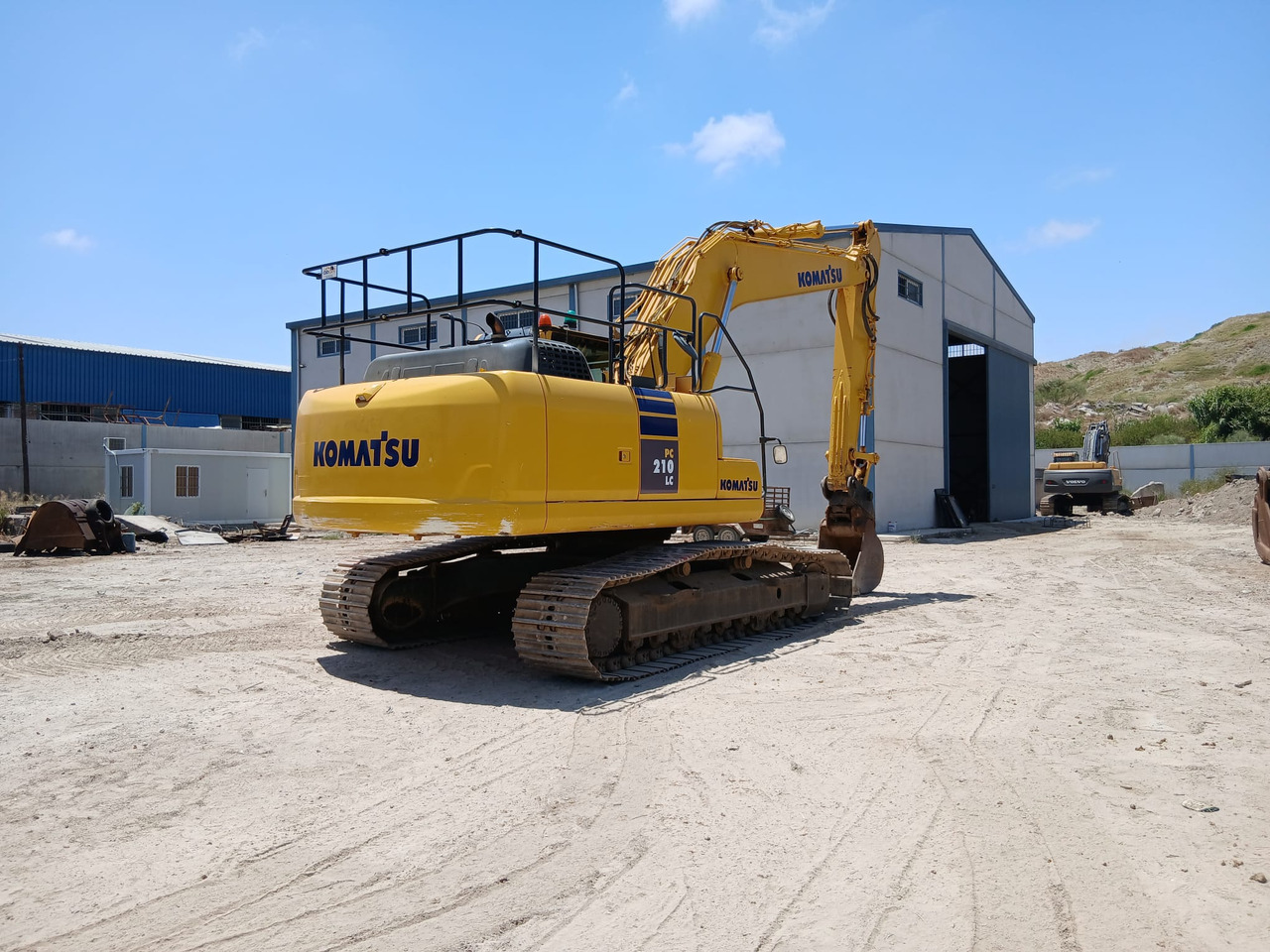 KOMATSU 210LC.10 - Ekskavator: gambar 2 KOMATSU 210LC.10 - Ekskavator: gambar 2