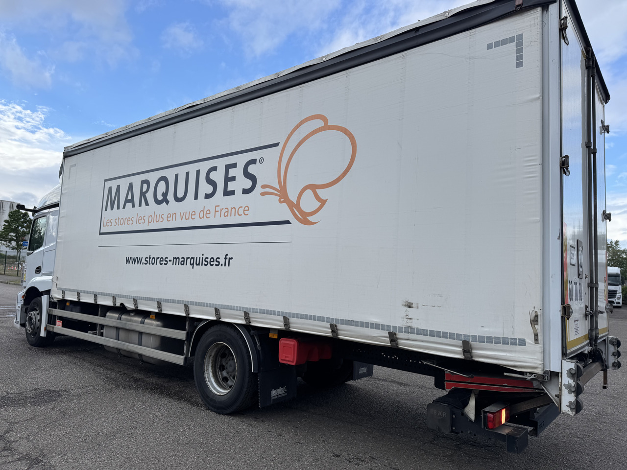 MERCEDES-BENZ Actros - Truk dengan terpal samping: gambar 3 MERCEDES-BENZ Actros - Truk dengan terpal samping: gambar 3