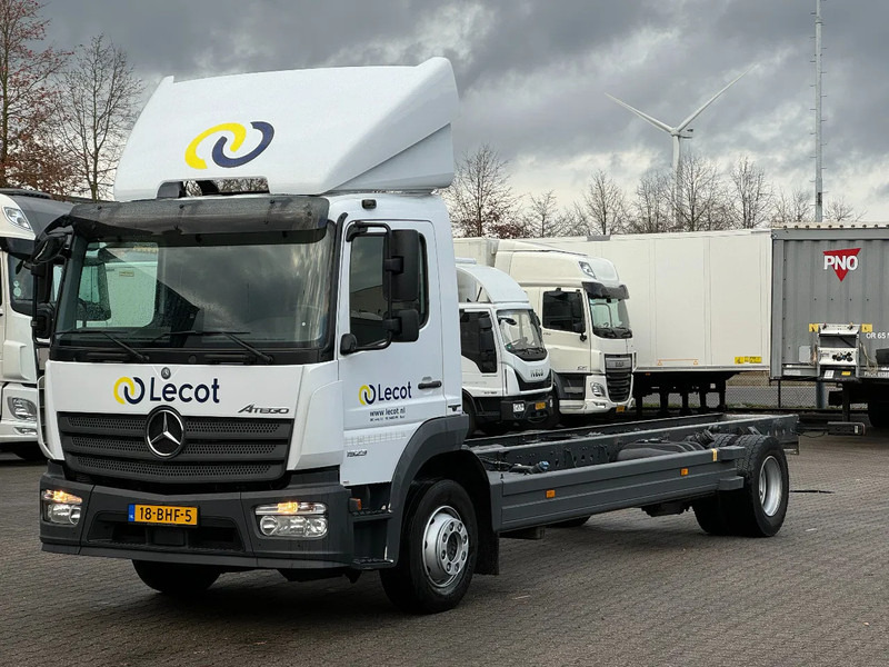 Truk sasis Mercedes-Benz Atego 1523 Chassis Euro 6: gambar 1