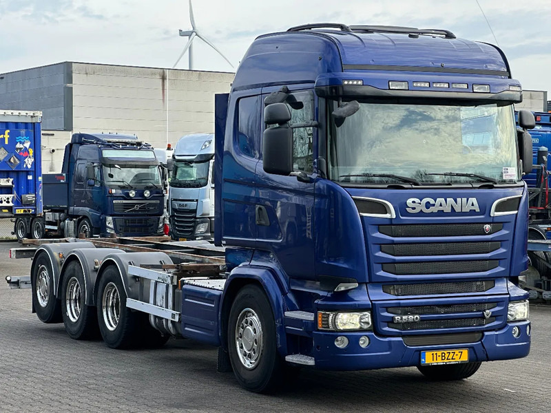 Scania R520 V8 8x4*4 Bdf / Retarder / 2 Tank / Full Air / Euro 6 - Pengangkut kontainer/ Container truck: gambar 2 Scania R520 V8 8x4*4 Bdf / Retarder / 2 Tank / Full Air / Euro 6 - Pengangkut kontainer/ Container truck: gambar 2