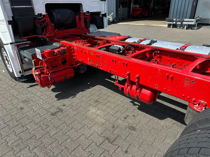 Truk sasis Volvo FH 16.750 6x4 Globe XL Chassis Retarder 4.30 Wb Full Air: gambar 9