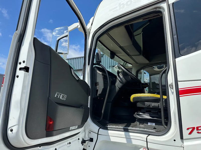 Truk sasis Volvo FH 16.750 6x4 Globe XL Chassis Retarder 4.30 Wb Full Air: gambar 13