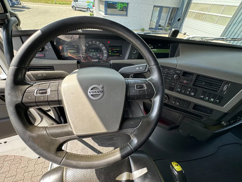 Truk sasis Volvo FH 16.750 6x4 Globe XL Chassis Retarder 4.30 Wb Full Air: gambar 18