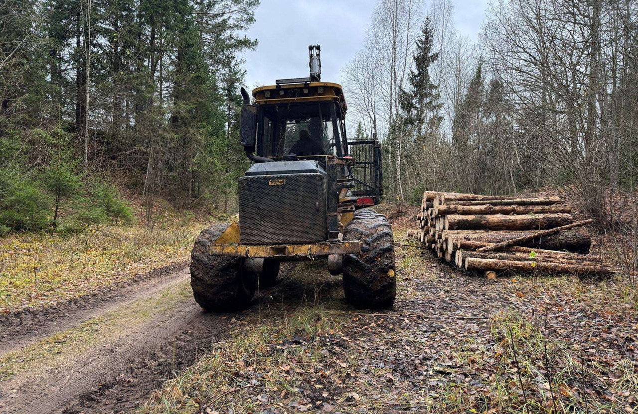 Tigercat 1075 - Forwarder: gambar 3 Tigercat 1075 - Forwarder: gambar 3