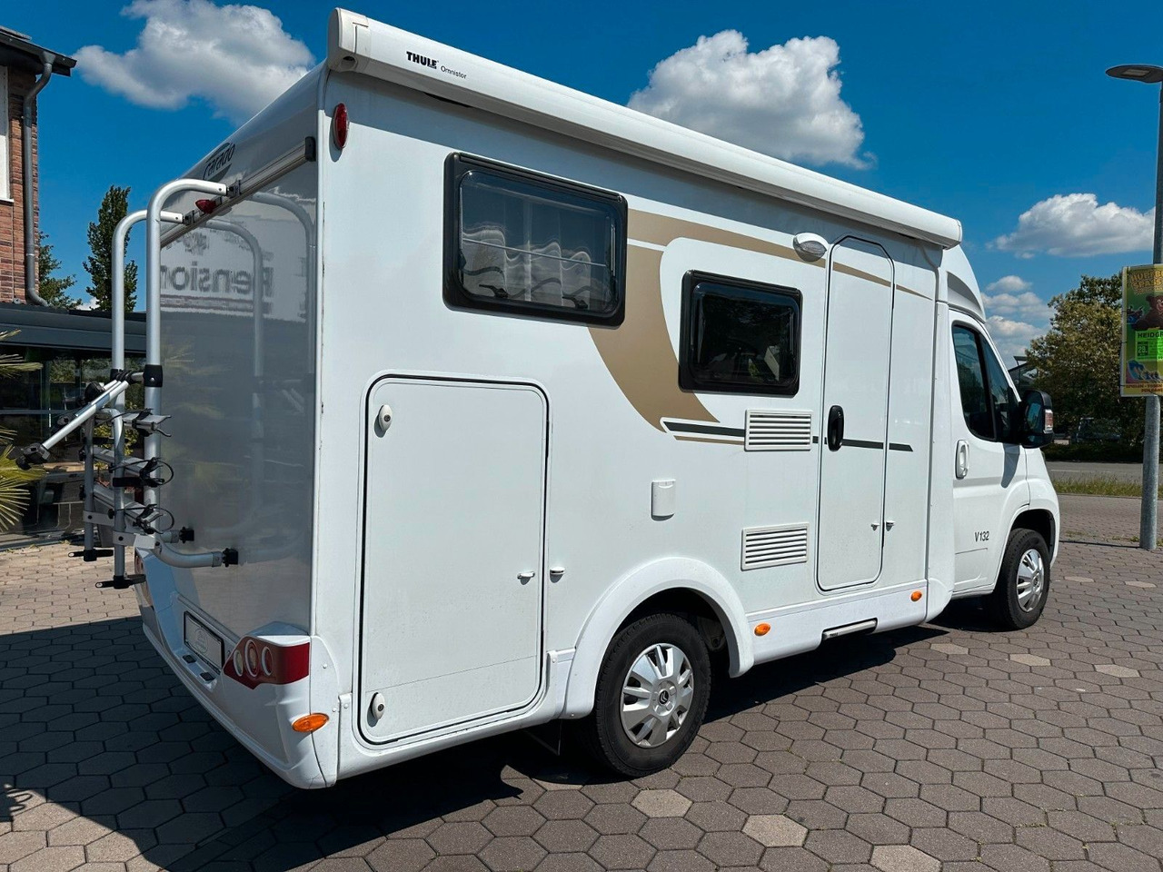 Carado V 132/Festbett/Garage/Klima/Markise/Finanzierung - Mobil rumah semi-terintegrasi: gambar 4 Carado V 132/Festbett/Garage/Klima/Markise/Finanzierung - Mobil rumah semi-terintegrasi: gambar 4