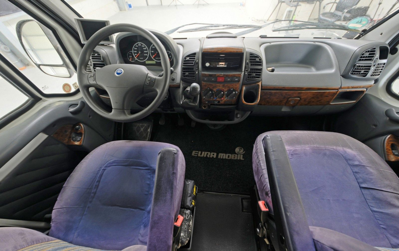 Eura Mobil A 770 HS/Rundsitzgruppe/Klima/DPF/Markise/1.Hand - Alkoven: gambar 5 Eura Mobil A 770 HS/Rundsitzgruppe/Klima/DPF/Markise/1.Hand - Alkoven: gambar 5