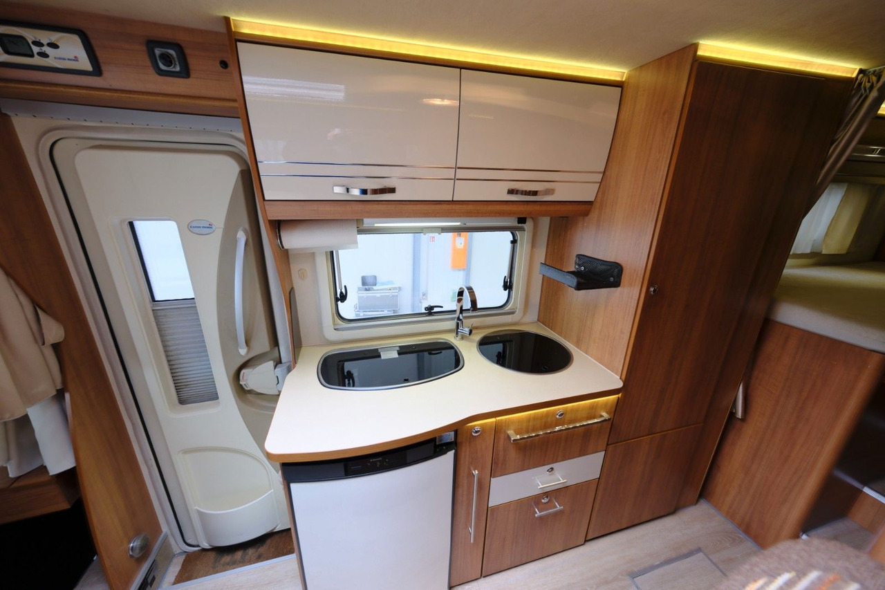 Mobil rumah terintegrasi Eura Mobil Integra Style IS 700 EB/Einzelbetten+Hubbett: gambar 13
