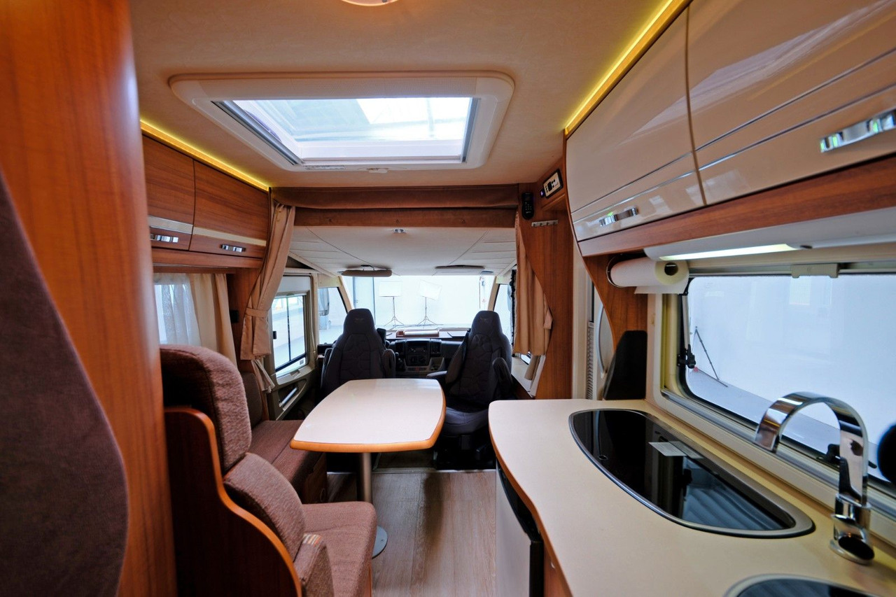 Mobil rumah terintegrasi Eura Mobil Integra Style IS 700 EB/Einzelbetten+Hubbett: gambar 9