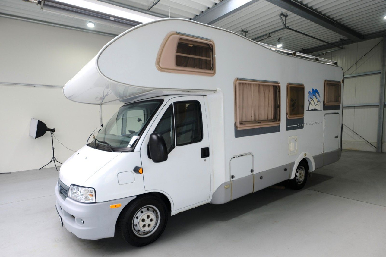 Knaus Sun Traveller 658 LG/Festbett/ DPF Grün/Garage - Alkoven: gambar 2 Knaus Sun Traveller 658 LG/Festbett/ DPF Grün/Garage - Alkoven: gambar 2