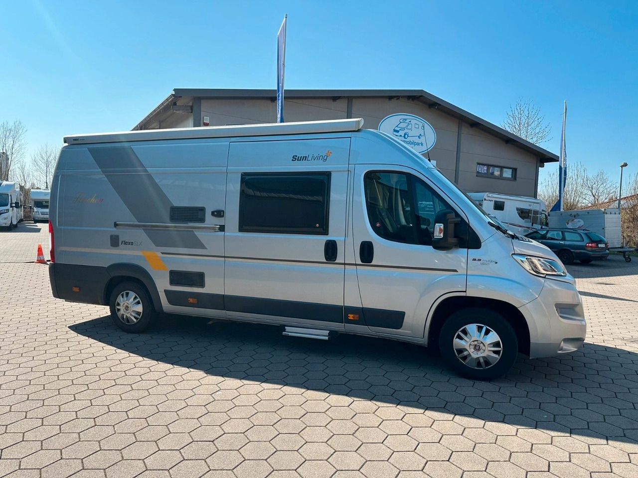 Sun Living Flexo SLX/1.Hand/Einzelbetten/Klima/Solar/Markis - Mobil kemping: gambar 3 Sun Living Flexo SLX/1.Hand/Einzelbetten/Klima/Solar/Markis - Mobil kemping: gambar 3