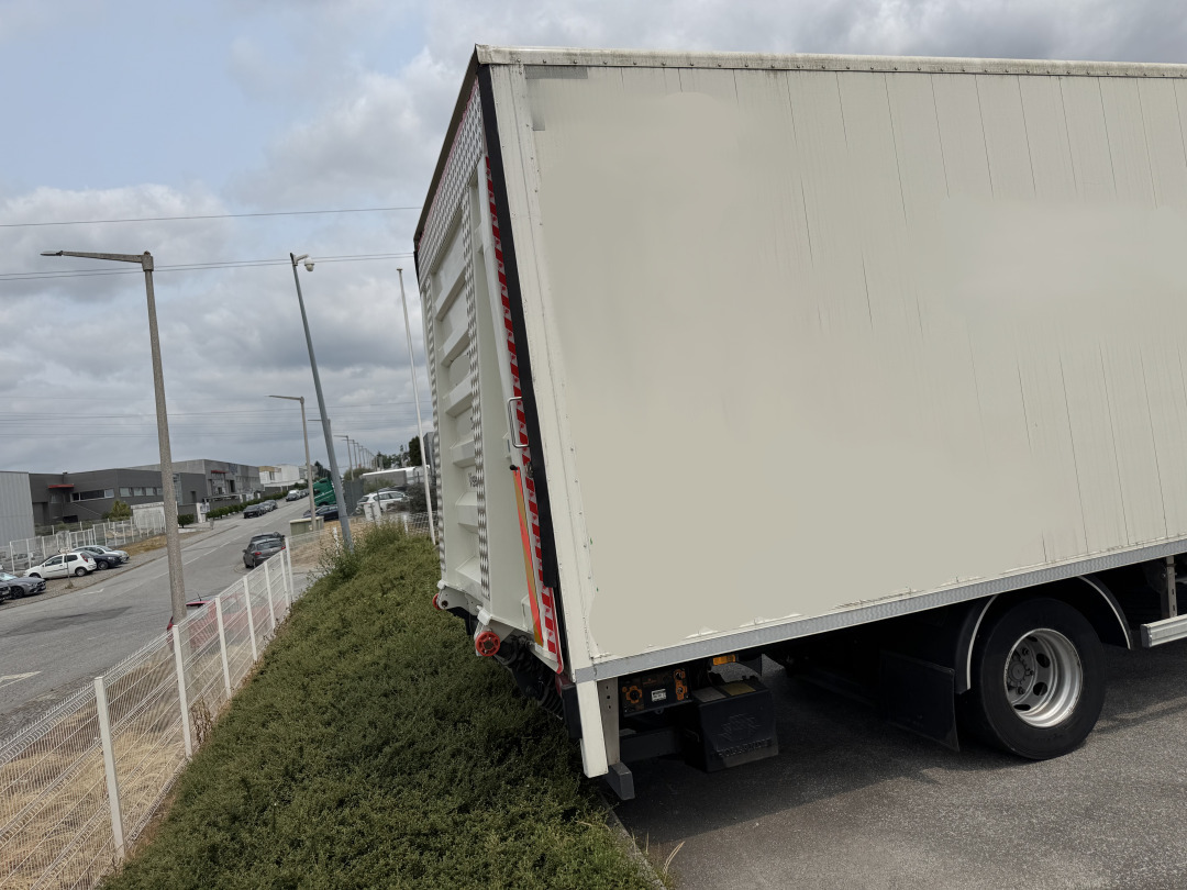 DAF LF 160 45IV - Truk box: gambar 3 DAF LF 160 45IV - Truk box: gambar 3