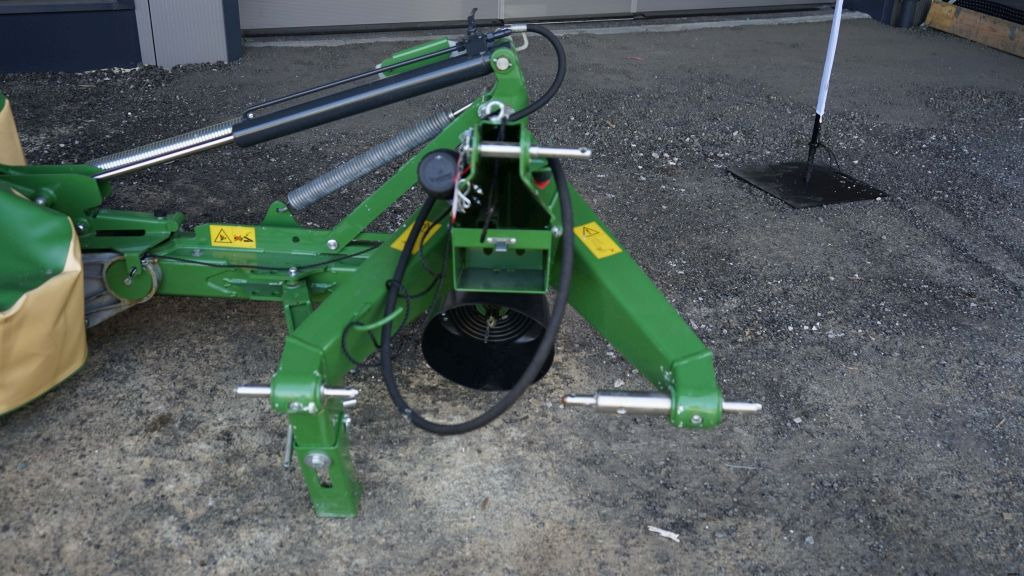 Krone ActiveMow R240 (20695) - Mesin pemotong padang rumput: gambar 3 Krone ActiveMow R240 (20695) - Mesin pemotong padang rumput: gambar 3