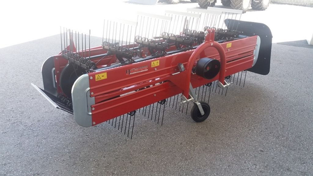 Molon 250/5R zu Traktor gEnio (15866) - Tedder/ Menyapu: gambar 5 Molon 250/5R zu Traktor gEnio (15866) - Tedder/ Menyapu: gambar 5