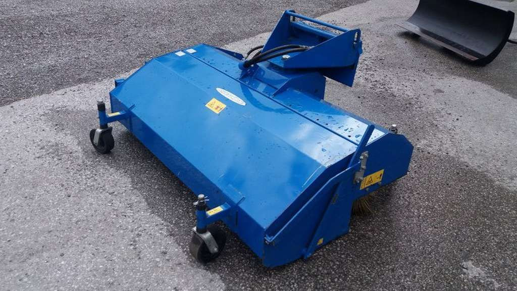 Multione Kehrmaschine 150 cm (08772) - Sapu untuk Peralatan pertanian: gambar 1 Multione Kehrmaschine 150 cm (08772) - Sapu untuk Peralatan pertanian: gambar 1