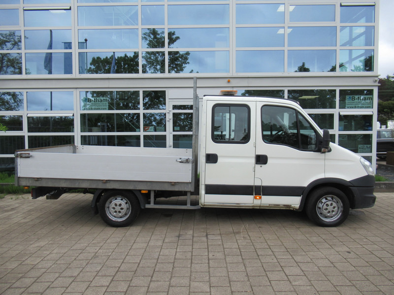 Iveco Daily 29L13 2.3HPi 93KW 345 DOKA Dubbelcabine - Van flatbed, Van kombi: gambar 2 Iveco Daily 29L13 2.3HPi 93KW 345 DOKA Dubbelcabine - Van flatbed, Van kombi: gambar 2