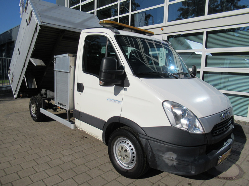 Iveco Daily 35S17 3.0 HPI Diesel EEV Kipper - Van jungkit: gambar 2 Iveco Daily 35S17 3.0 HPI Diesel EEV Kipper - Van jungkit: gambar 2
