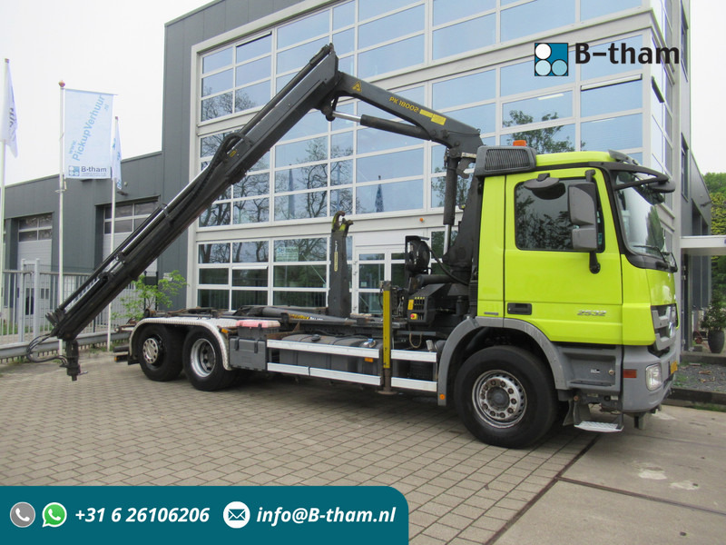 Mercedes-Benz Actros 2532 LTNLA 6X2 Hooklift + Crane, Haak - Kraan - Hook lift, Truk derek: gambar 1 Mercedes-Benz Actros 2532 LTNLA 6X2 Hooklift + Crane, Haak - Kraan - Hook lift, Truk derek: gambar 1