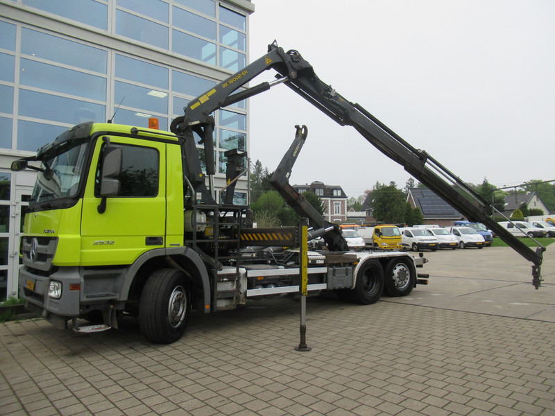 Mercedes-Benz Actros 2532 LTNLA 6X2 Hooklift + Crane, Haak - Kraan - Hook lift, Truk derek: gambar 2 Mercedes-Benz Actros 2532 LTNLA 6X2 Hooklift + Crane, Haak - Kraan - Hook lift, Truk derek: gambar 2