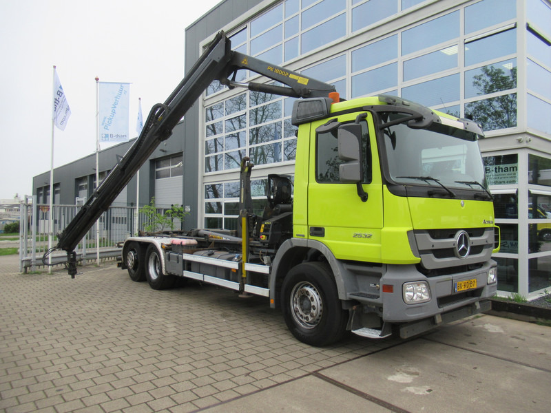 Mercedes-Benz Actros 2532 LTNLA 6X2 Hooklift + Crane, Haak - Kraan - Hook lift, Truk derek: gambar 3 Mercedes-Benz Actros 2532 LTNLA 6X2 Hooklift + Crane, Haak - Kraan - Hook lift, Truk derek: gambar 3