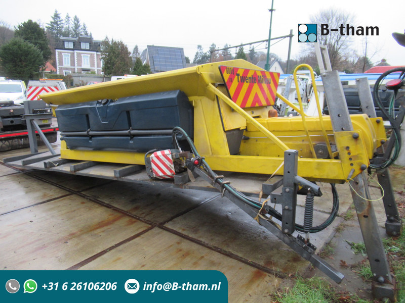 NIDO STRATOS B40-42 PALN Rotopower 4m3 + 2.200L Salzstreuer Saltspreader Zoutstrooier - Penyebar pasir/ Garam: gambar 1 NIDO STRATOS B40-42 PALN Rotopower 4m3 + 2.200L Salzstreuer Saltspreader Zoutstrooier - Penyebar pasir/ Garam: gambar 1